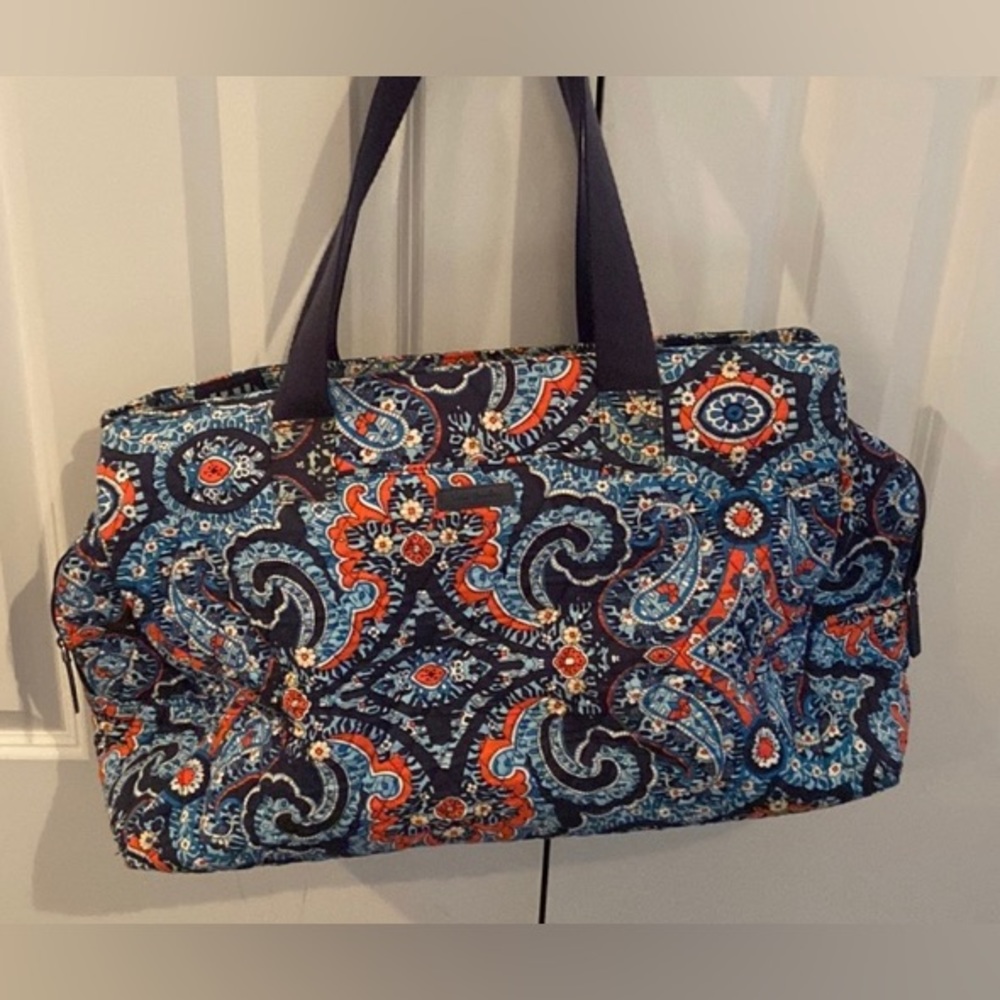 EUC VERA BRADLEY XL Marrakesh Blue overnight bag